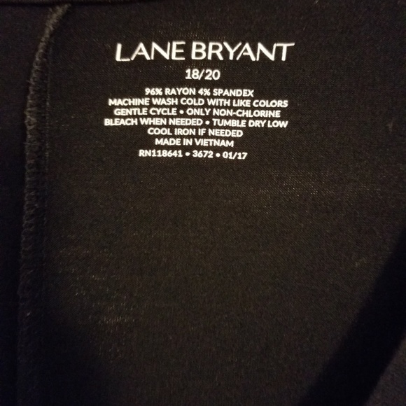 Lane Bryant V-neck tee with flowy fabric - Picture 2 of 2
